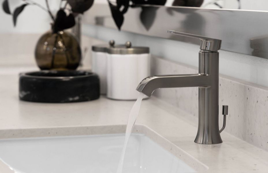 Representative interior finishes for a home built from the Stellar by Del Webb in Del Webb Austin at Lost Pines, Bastrop (Image 69).