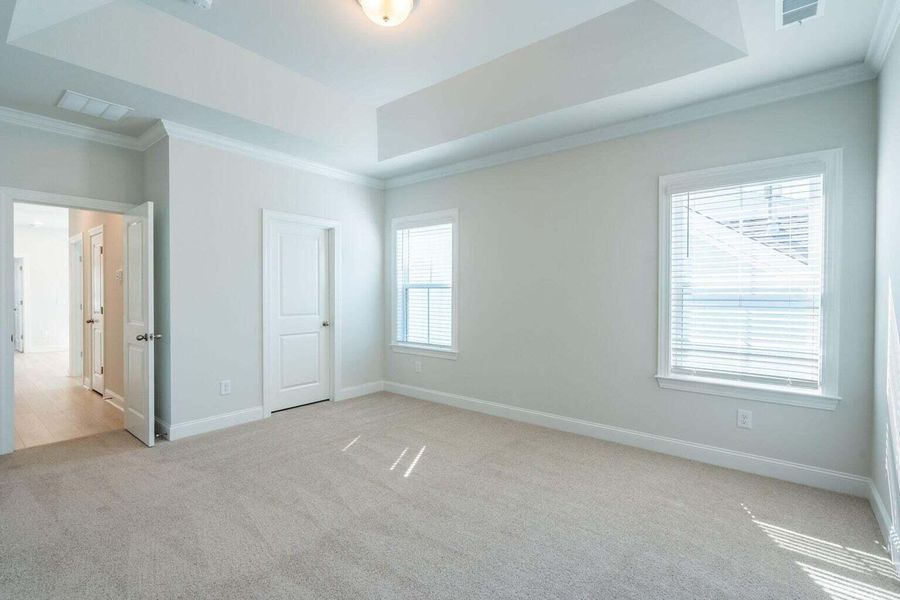 Spacious, unfurnished interior of a new home in Sweetgrass Station, Summerville (Image 15).