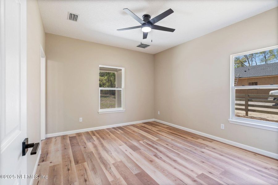 Spacious, unfurnished interior of a new home in , Keystone Heights (Image 18).