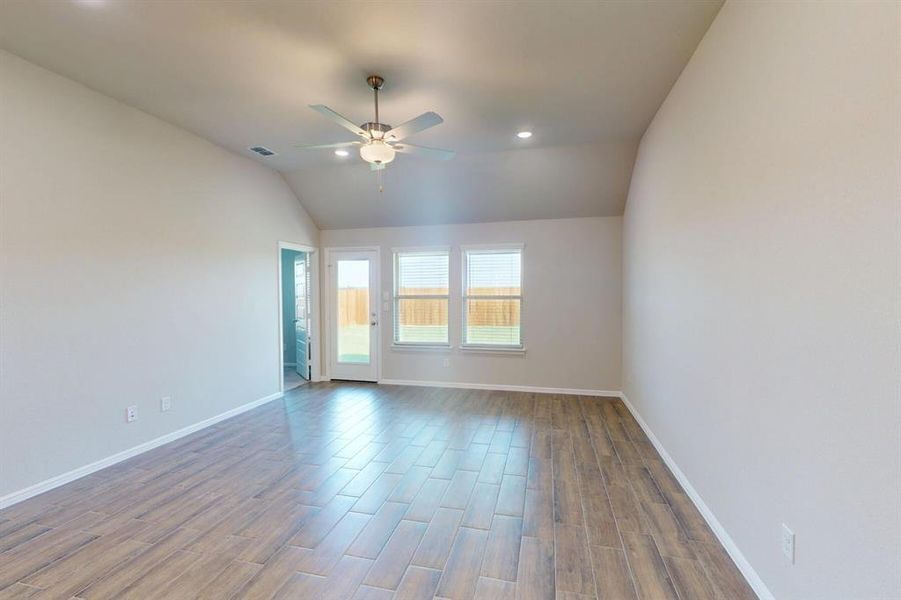 Spacious, unfurnished interior of a new home in Verandah, Royse City (Image 27).