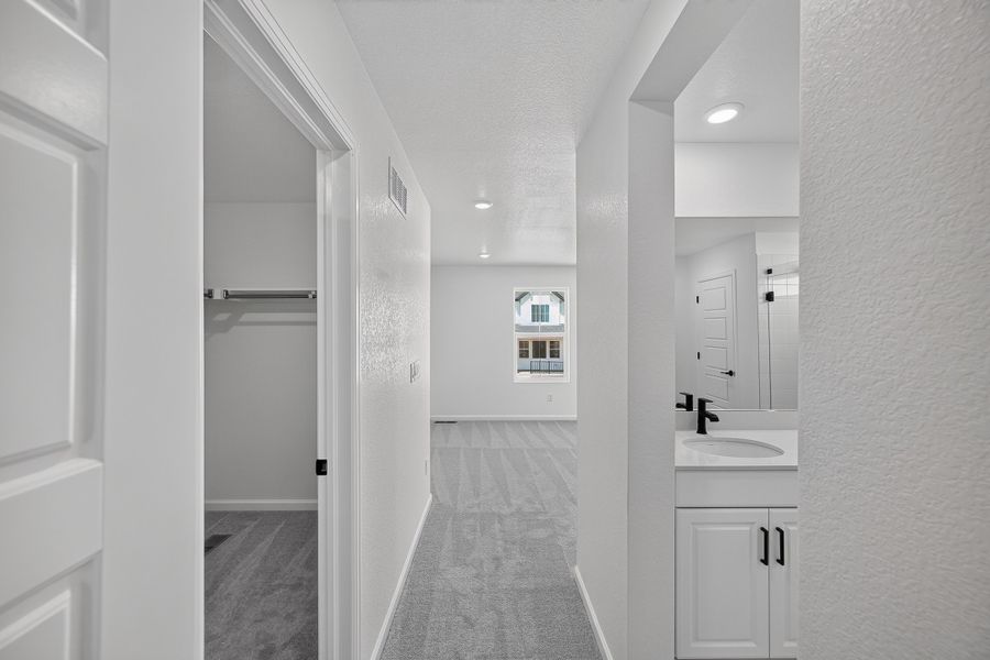 Spacious, unfurnished interior of a new home in Sterling Ranch Ascent Village, Littleton (Image 18). Spacious, unfurnished interior of a new home in Sterling Ranch Ascent Village, Littleton (Image 18).