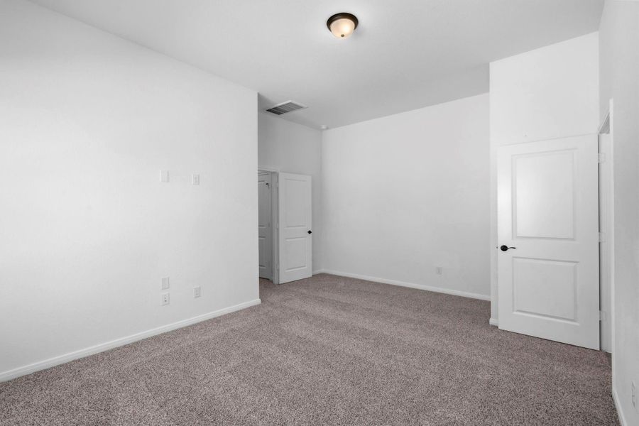 Spacious, unfurnished interior of a new home in Woodforest, Montgomery (Image 20).