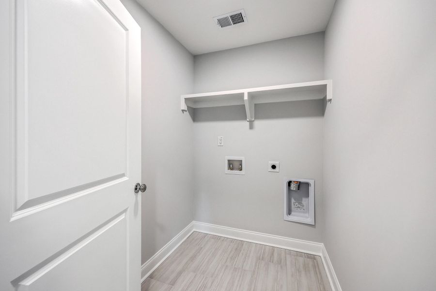 Spacious, unfurnished interior of a new home in , Holly Hill (Image 20).
