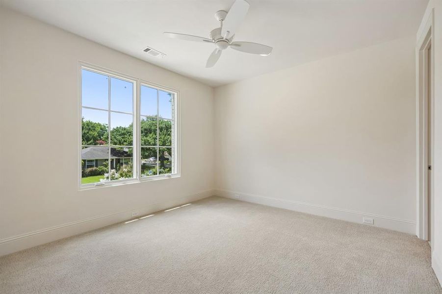 Spacious, unfurnished interior of a new home in , Dallas (Image 23).