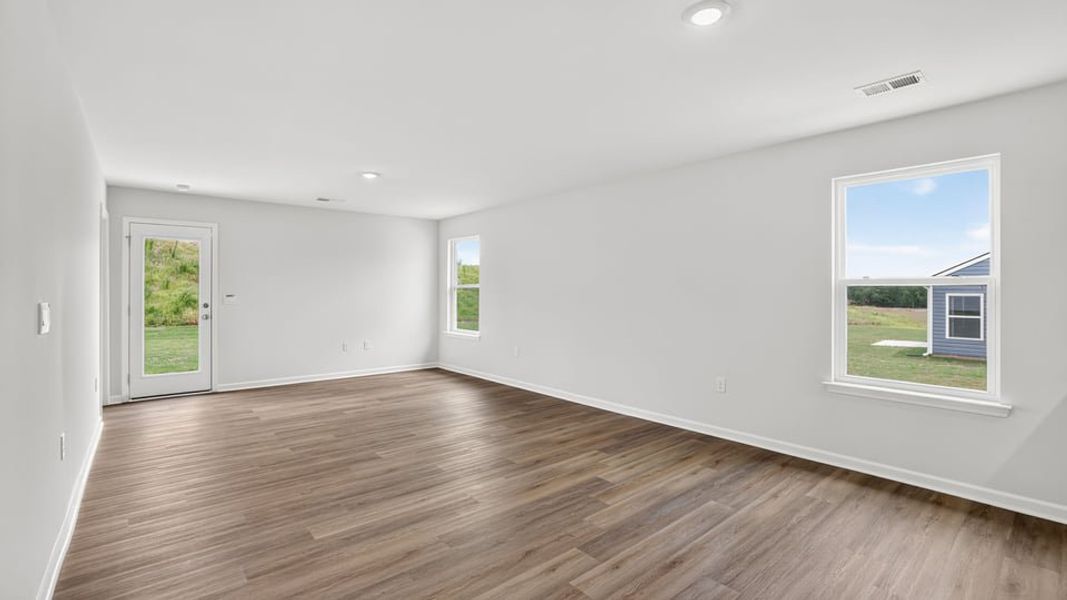 Spacious, unfurnished interior of a new home in Tyger Pines, Moore (Image 25).