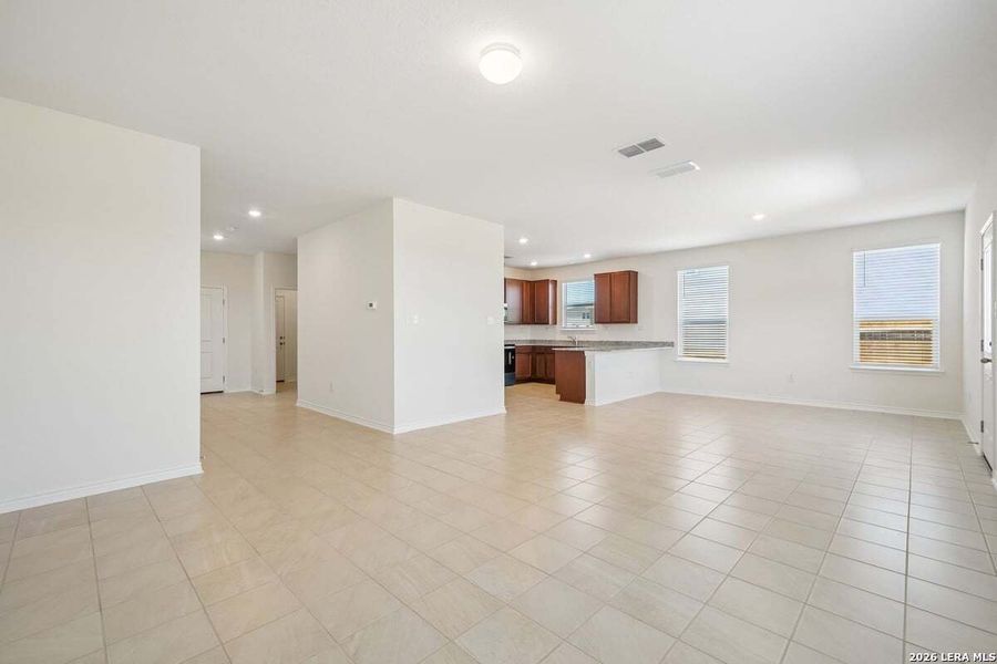 Spacious, unfurnished interior of a new home in Legend Heights - Heritage Collection, New Braunfels (Image 23). Spacious, unfurnished interior of a new home in Legend Heights - Heritage Collection, New Braunfels (Image 23).