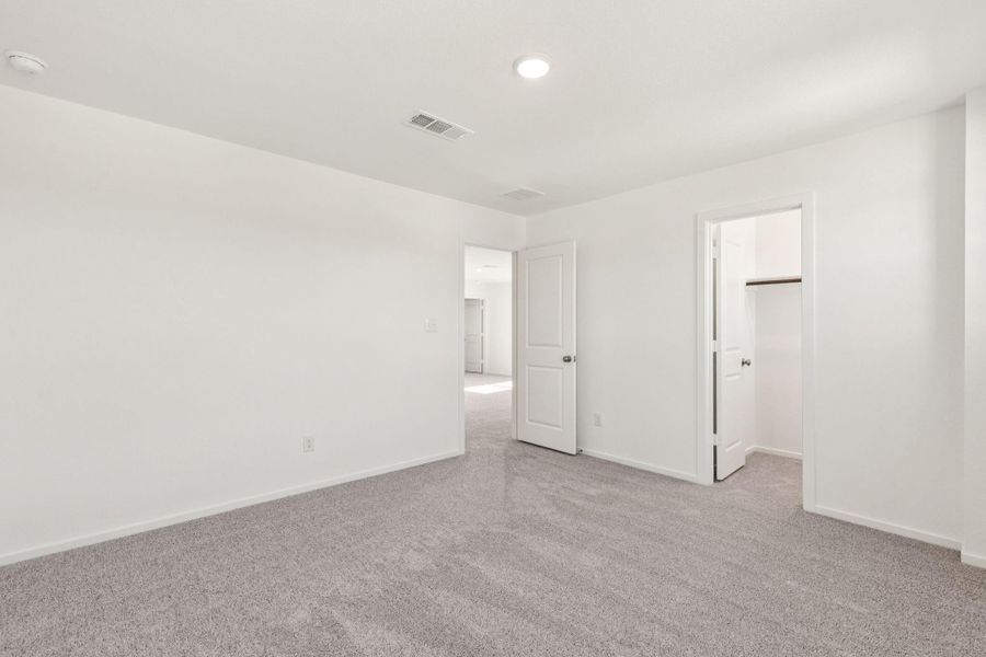 Spacious, unfurnished interior of a new home in Montgomery Bend, Montgomery (Image 20).