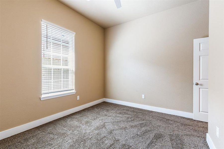 Spacious, unfurnished interior of a new home in , Bonham (Image 27).