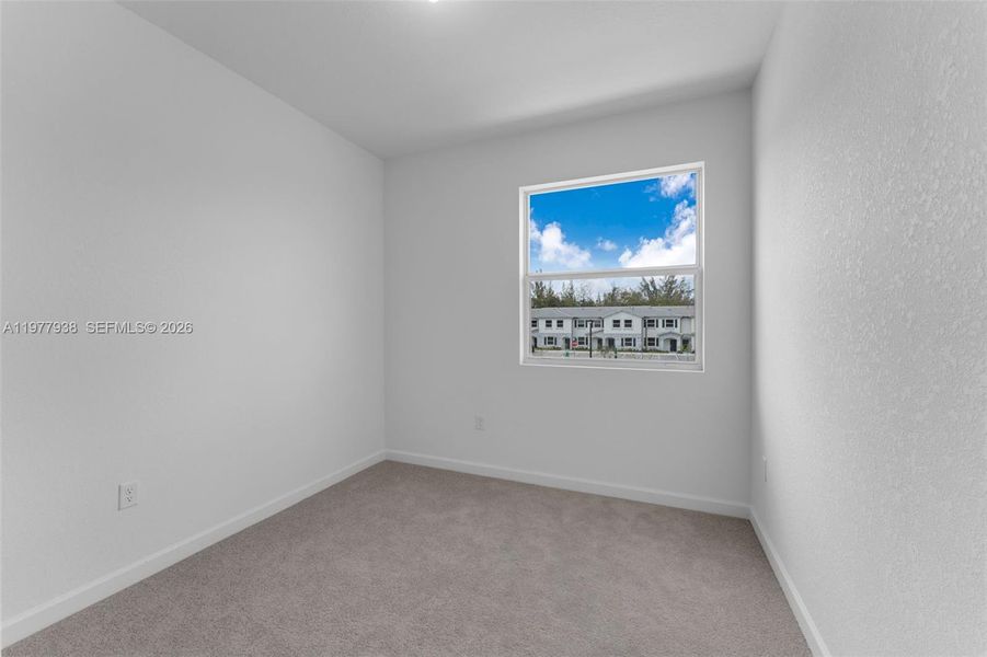 Spacious, unfurnished interior of a new home in , Florida City (Image 18).