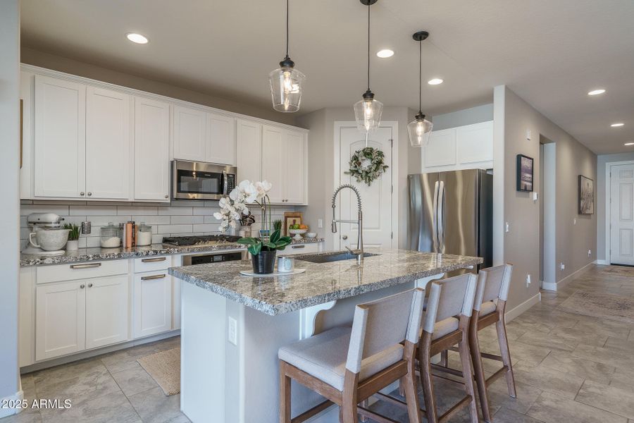 4) KITCHEN 4) KITCHEN