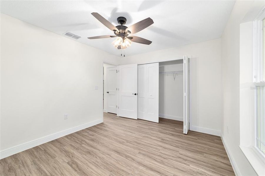 Spacious, unfurnished interior of a new home in , Dunnellon (Image 12).
