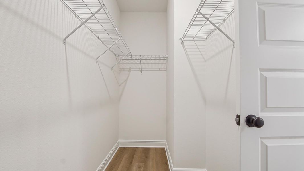 Spacious, unfurnished interior of a new home in Owl's Head Farms, Freeport (Image 28).