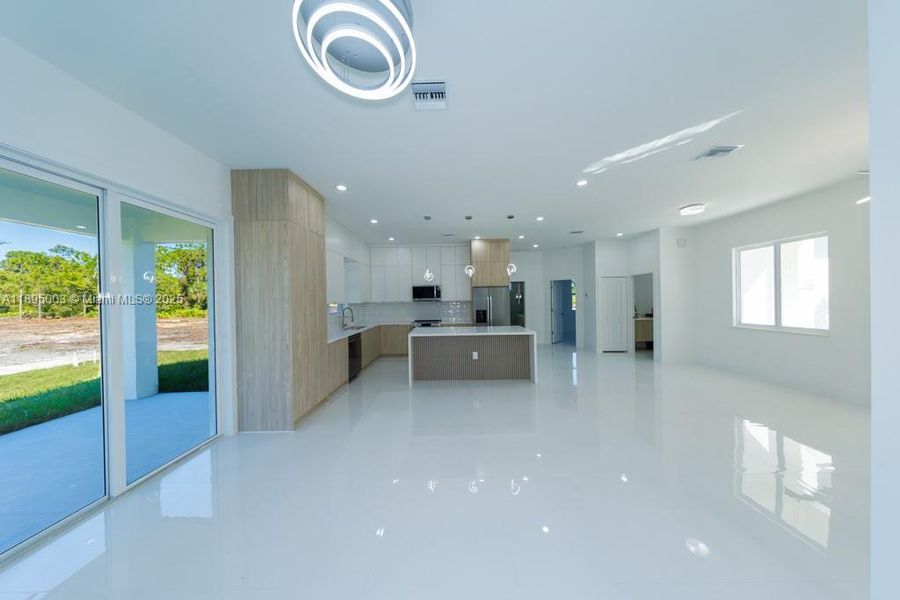 Image 84 of a home in .