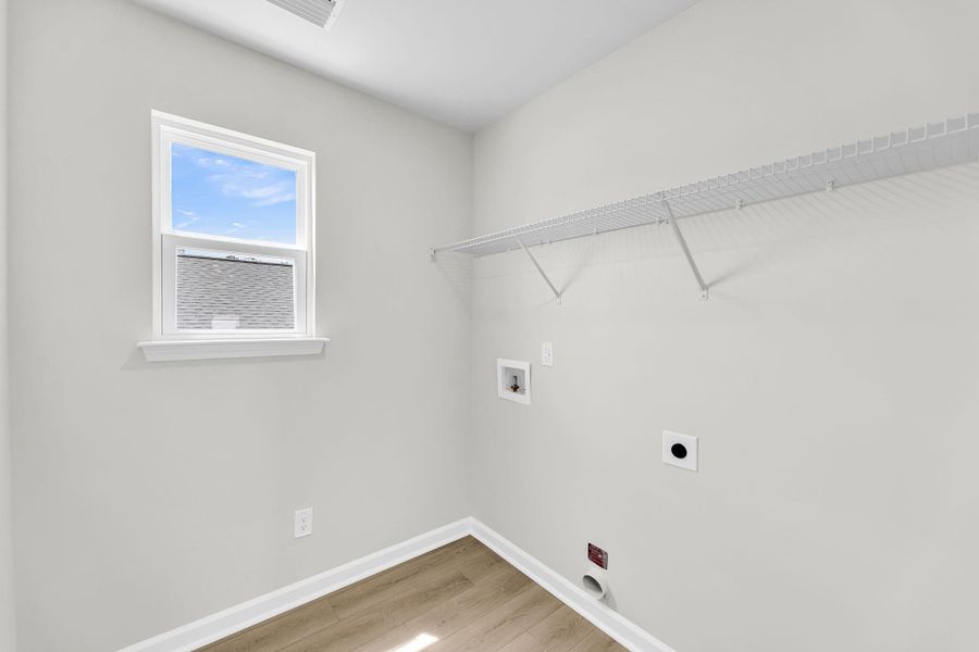 Spacious, unfurnished interior of a new home in , Ravenel (Image 9).