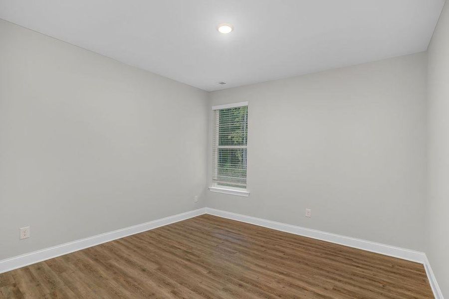 Spacious, unfurnished interior of a new home in , Haddock (Image 29).