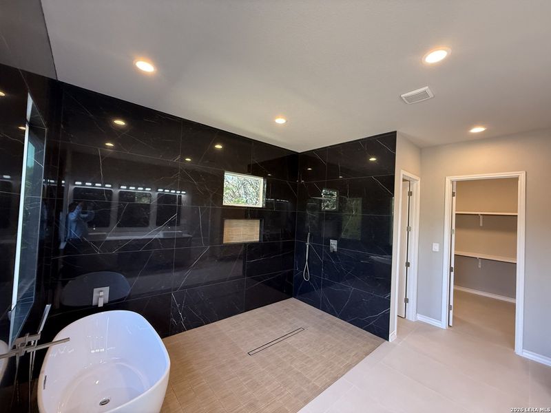 Image 52 of a home in .
