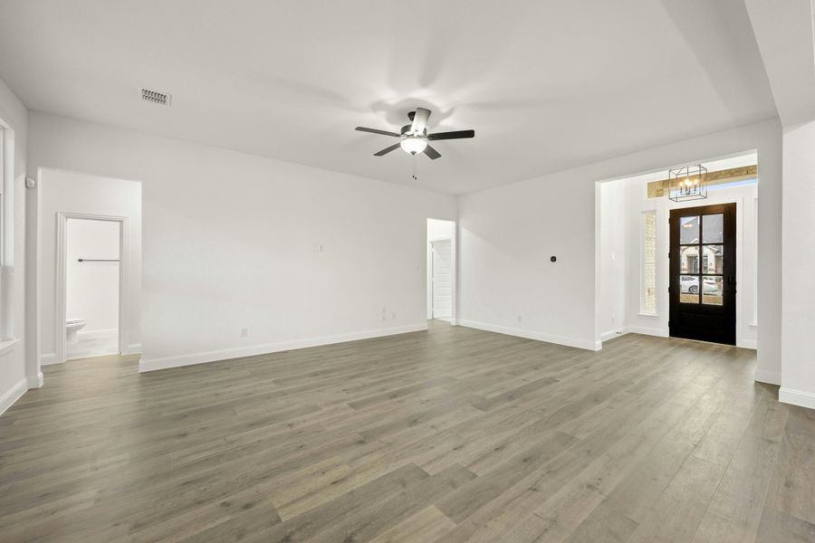 Representative unfurnished interior of a home built from the Dickson by Kindred Homes in Oak Creek Ranch, Waxahachie (Image 15).