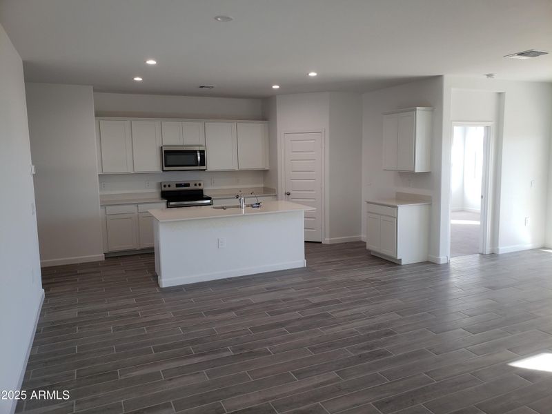 EDO Lot 83 Kitchen Cont EDO Lot 83 Kitchen Cont