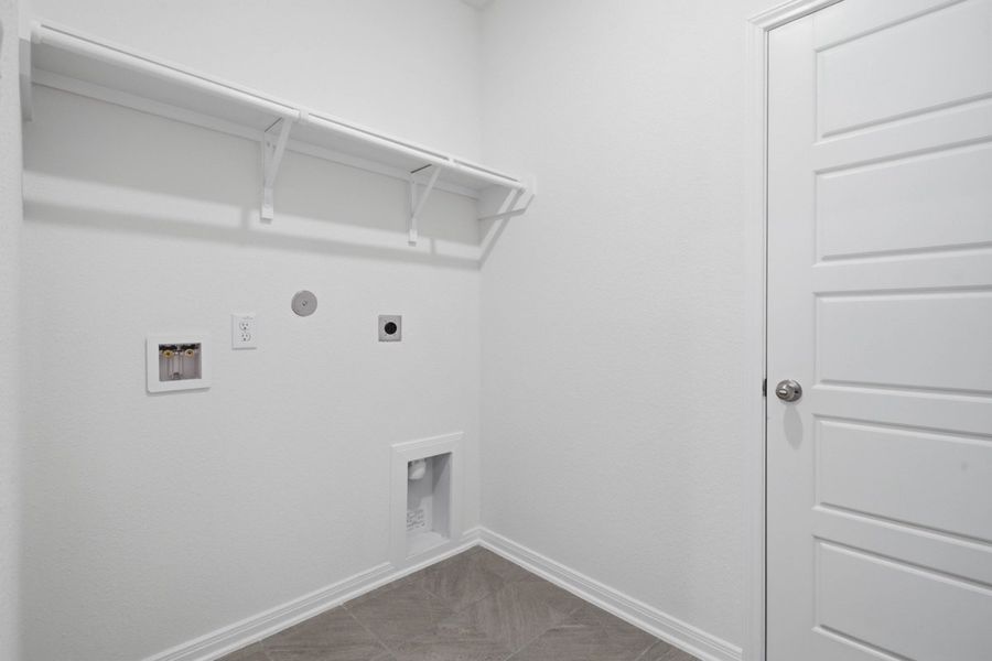 Spacious, unfurnished interior of a new home in Glendale Lakes North, Arcola (Image 14).