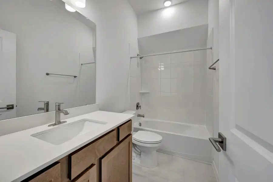 Furnished interior view inside a new home in Beacon Point at Lago Mar 50’ Homesites, Texas City (Image 4).