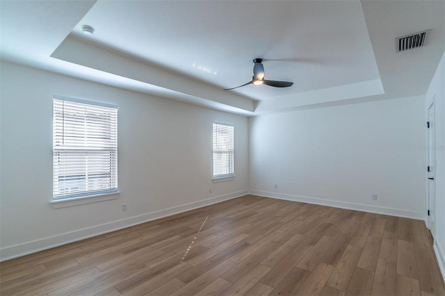 Spacious, unfurnished interior of a new home in , Orlando (Image 23).