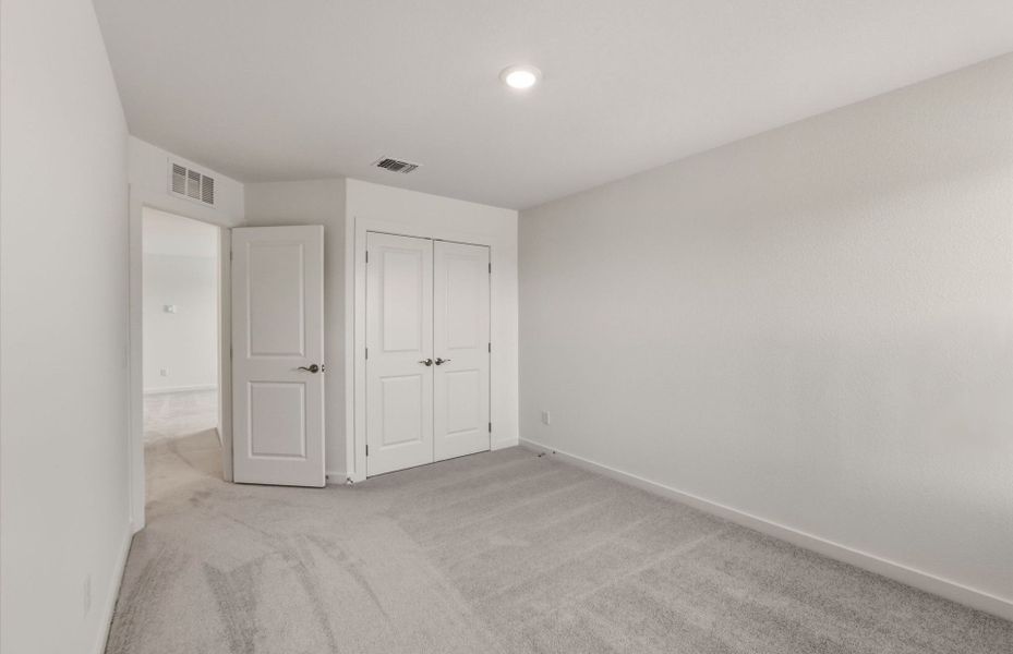 Spacious, unfurnished interior of a new home in Crosswinds, Kyle (Image 32).
