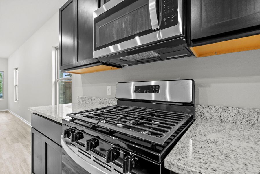 Close-up of interior finishes inside a home in Creekhaven, Rosharon (Image 13).