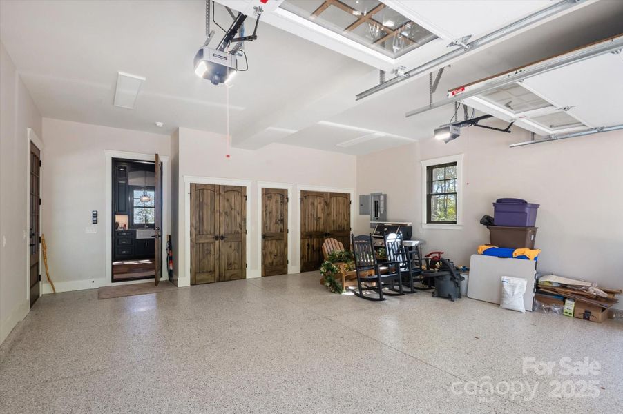 Community amenities in , Lake Toxaway (Image 20). Community amenities in , Lake Toxaway (Image 20).