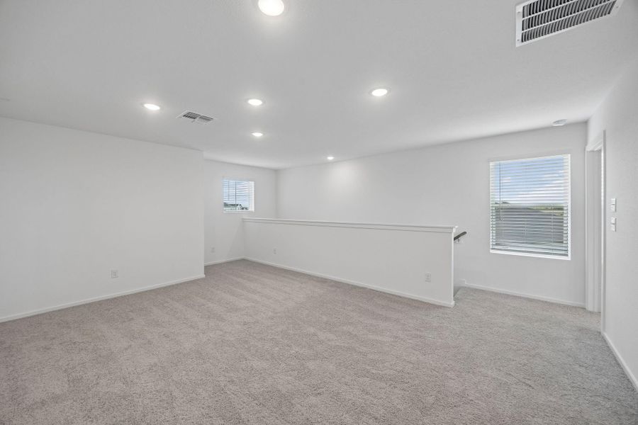 Spacious, unfurnished interior of a new home in Stokesbury, Waller (Image 25).