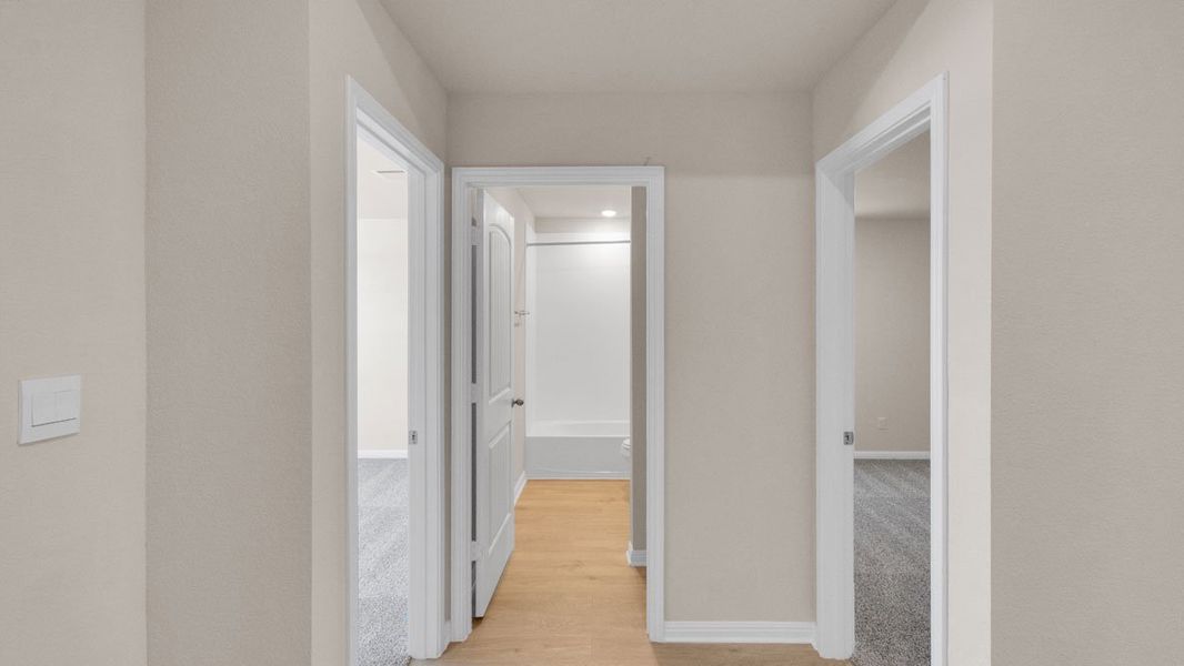 Spacious, unfurnished interior of a new home in Thunder Rock, Marble Falls (Image 11).