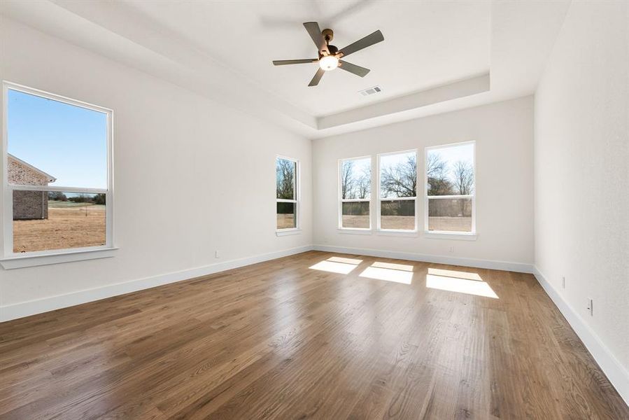 Spacious, unfurnished interior of a new home in King Crossing Estates, Van Alstyne (Image 27).