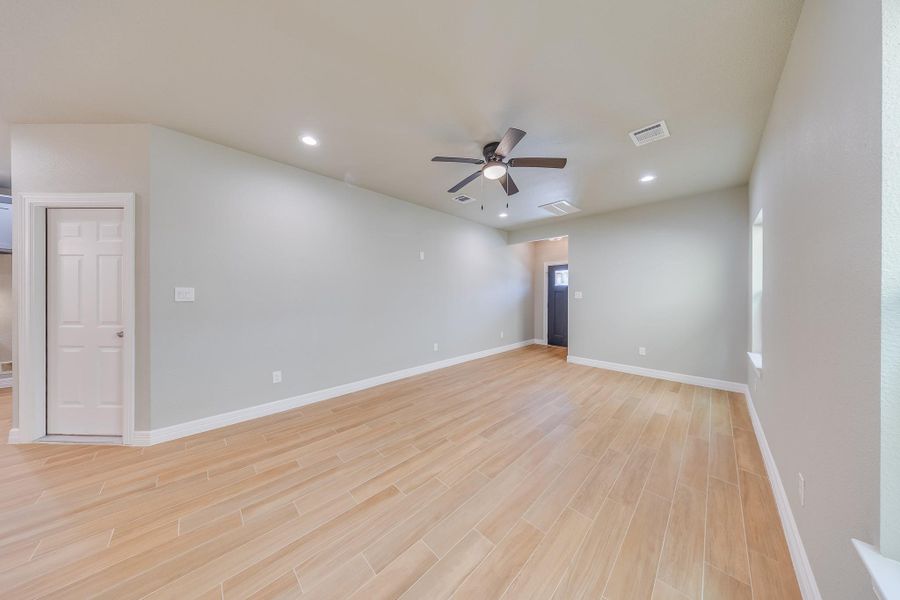 Image 8 of a home in . Image 8 of a home in .