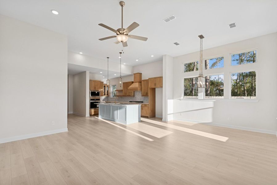 Spacious, unfurnished interior of a new home in ARTAVIA 45' Homesites, Conroe (Image 17). Spacious, unfurnished interior of a new home in ARTAVIA 45' Homesites, Conroe (Image 17).