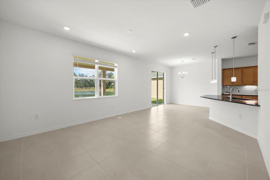 Spacious, unfurnished interior of a new home in Hickory Ranch, Auburndale (Image 12).