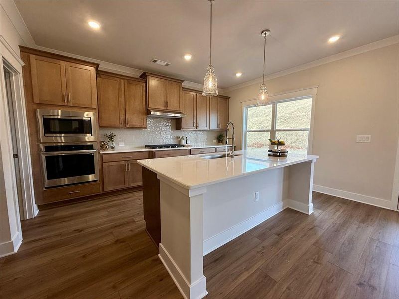 Furnished interior view inside a new home in Ponderosa Farms Manor, Gainesville (Image 6).