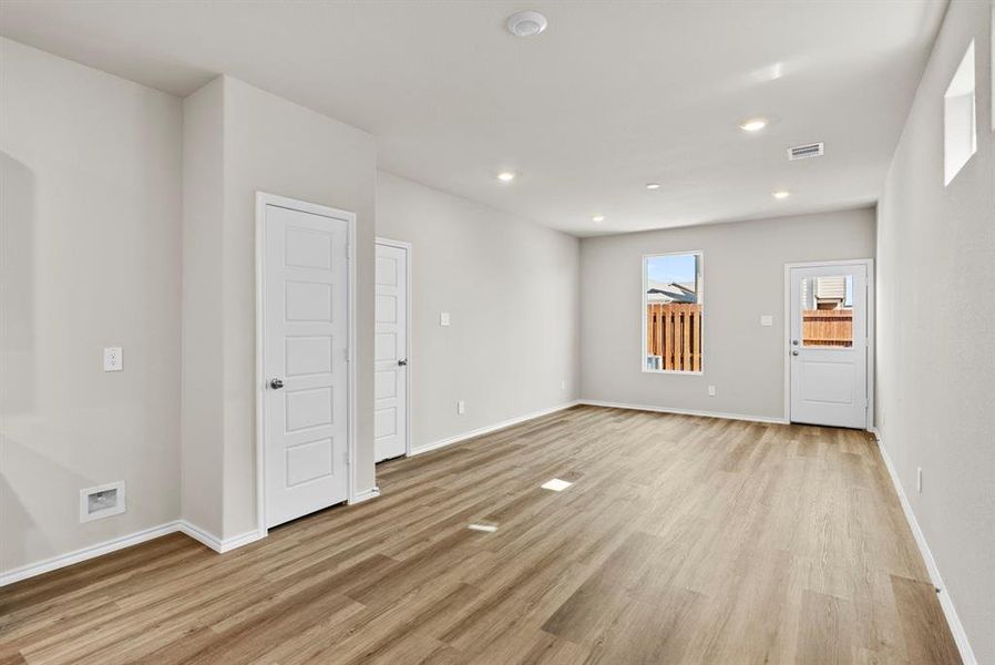 Spacious, unfurnished interior of a new home in Orchard Village, Fort Worth (Image 17).