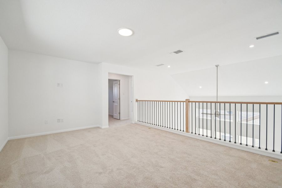 Spacious, unfurnished interior of a new home in Crosswinds, Kyle (Image 19).