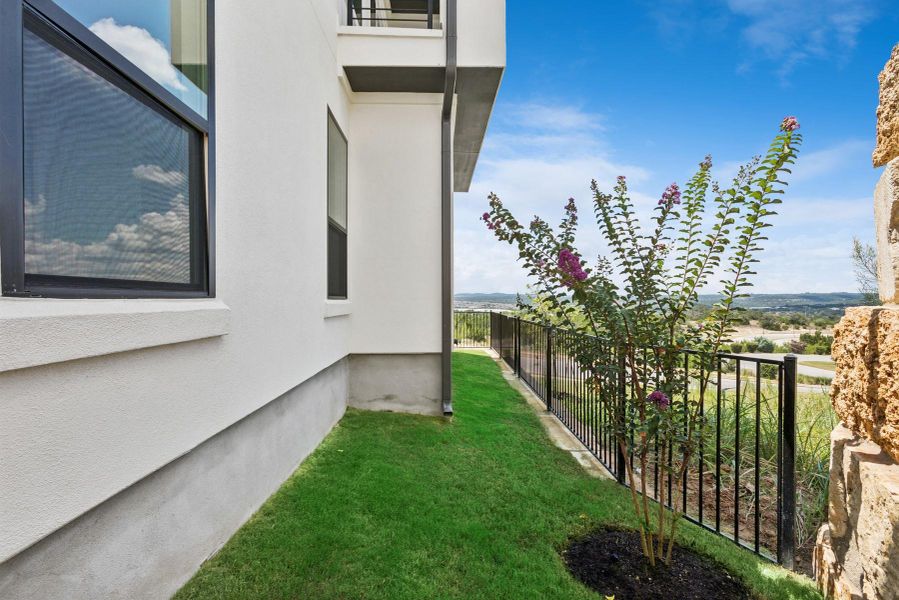 Side Yard View Side Yard View