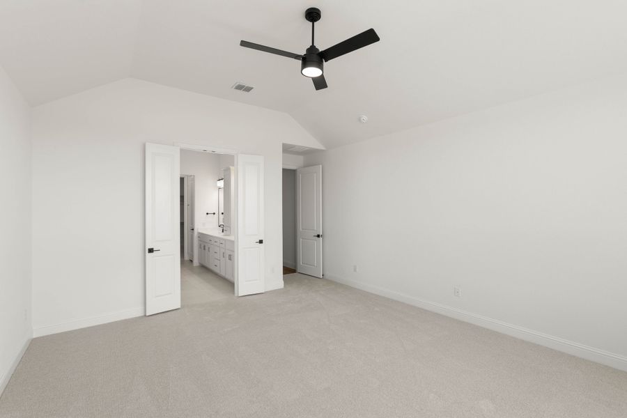 Spacious, unfurnished interior of a new home in Pecan Acres, Red Oak (Image 20). Spacious, unfurnished interior of a new home in Pecan Acres, Red Oak (Image 20).