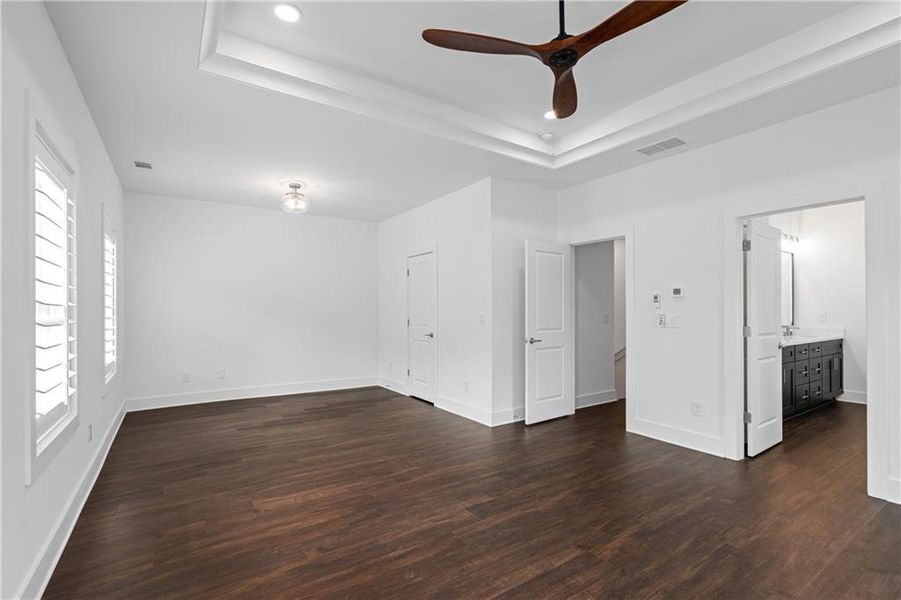 Spacious, unfurnished interior of a new home in , Stockbridge (Image 45).