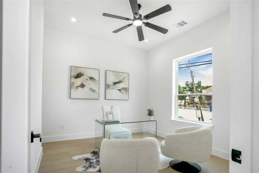 Furnished interior view inside a new home in , Dallas (Image 16).