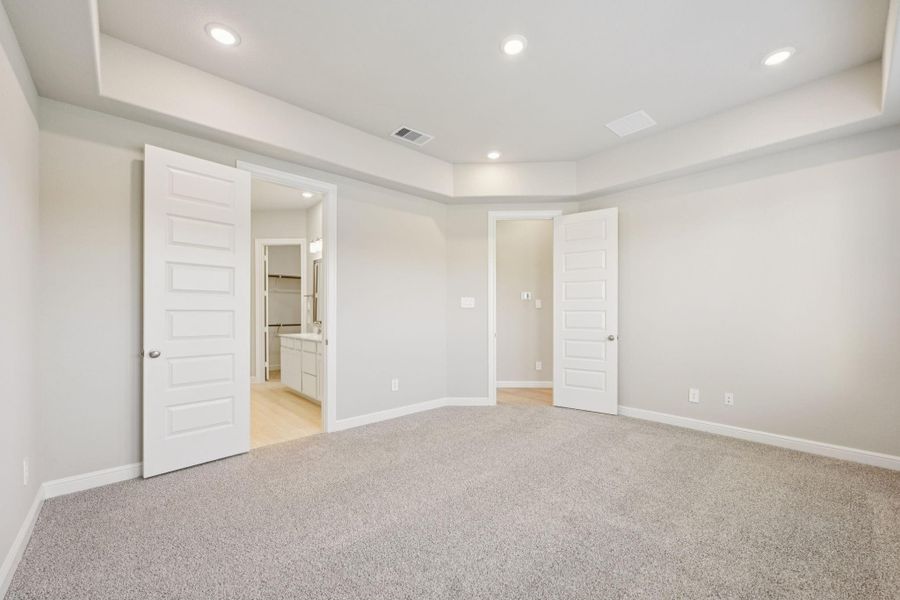 Spacious, unfurnished interior of a new home in Kemah Crossing - Luxe Series, Kemah (Image 36).