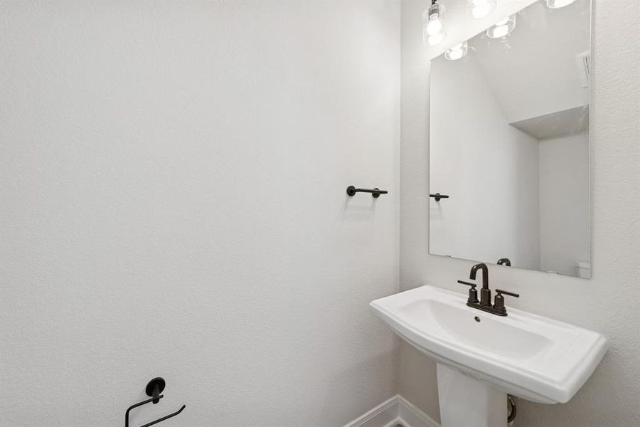 Furnished interior view inside a new home in Mantua Point Gardens, Van Alstyne (Image 9). Furnished interior view inside a new home in Mantua Point Gardens, Van Alstyne (Image 9).