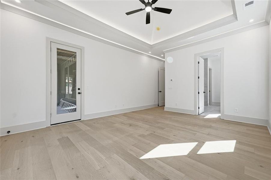 Spacious, unfurnished interior of a new home in , Gainesville (Image 23).