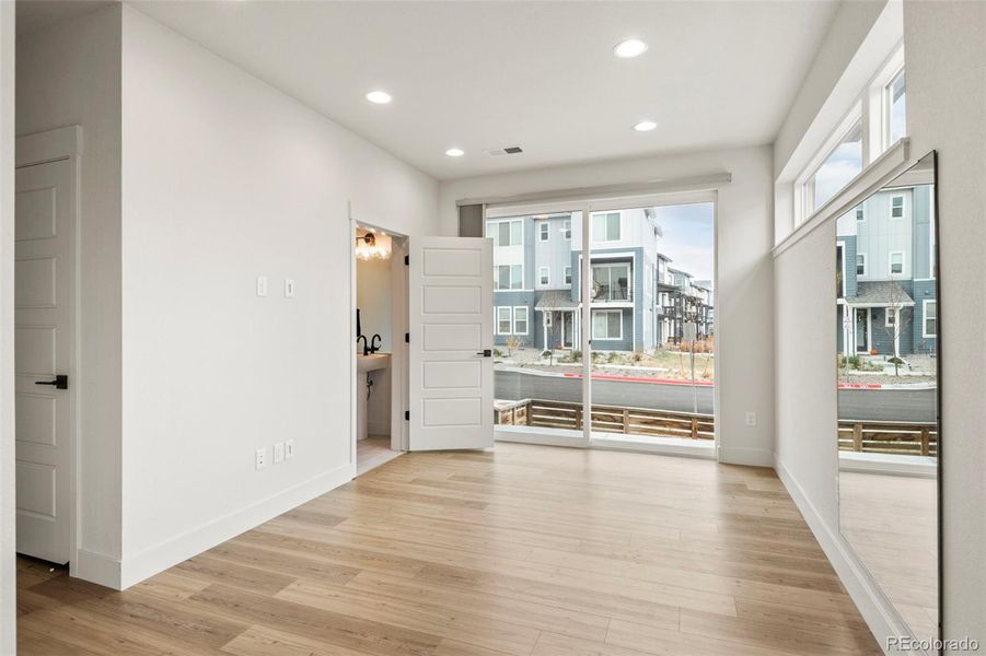 Spacious, unfurnished interior of a new home in , Broomfield (Image 27).