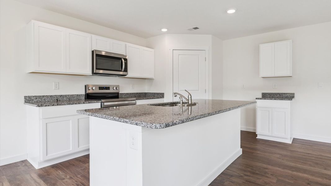 Furnished interior view inside a new home in Emory Creek, Harriman (Image 4).