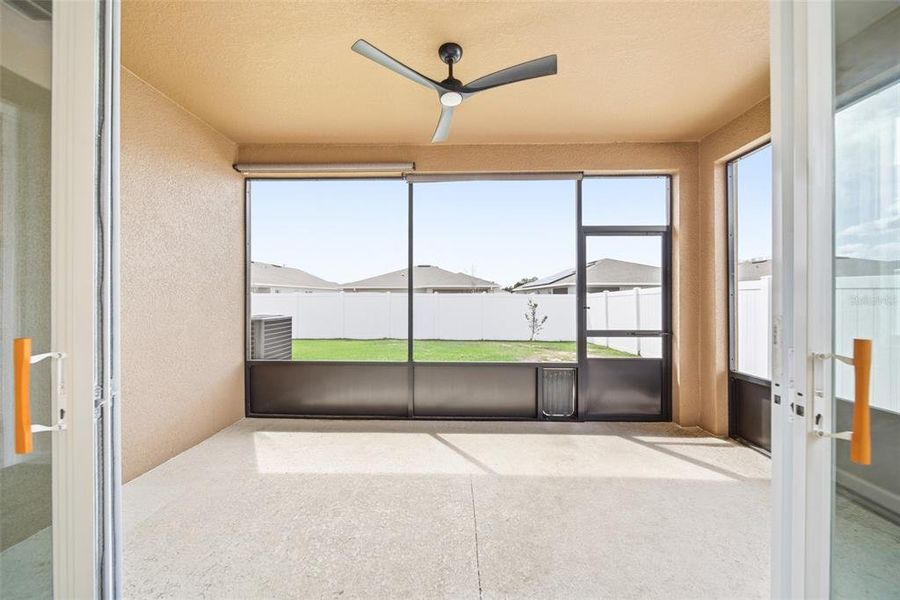 Exterior details and patio area of a home in , Haines City (Image 20).