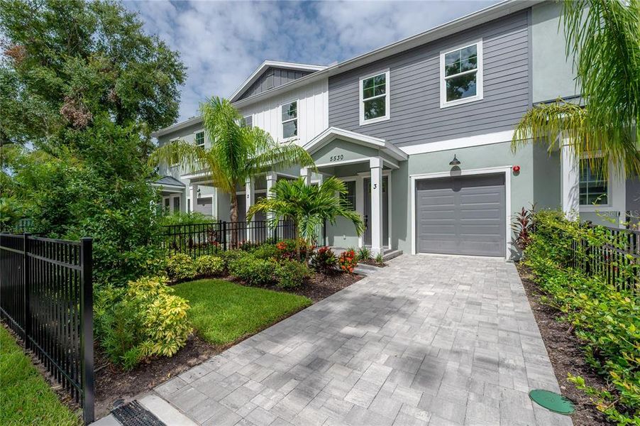 Exterior details and patio area of a home in , Tampa (Image 31).