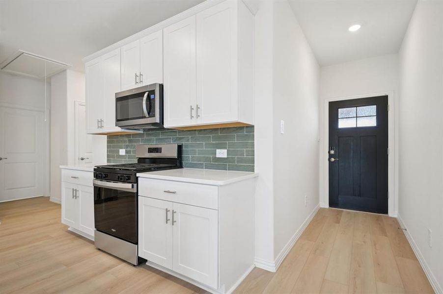 Photo is not of the actual home, but is an inspirational photo of builder’s model home and may depict options, furnishings, and/or decorator features that are not included.