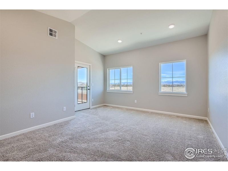 Spacious, unfurnished interior of a new home in , Longmont (Image 14).